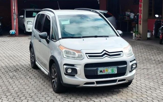 imagem-https://www.socarrao.com.br/sc-vehicle-images-prod/1677666/1782768034617-8113817_1_B_26de014e3e.jpeg
