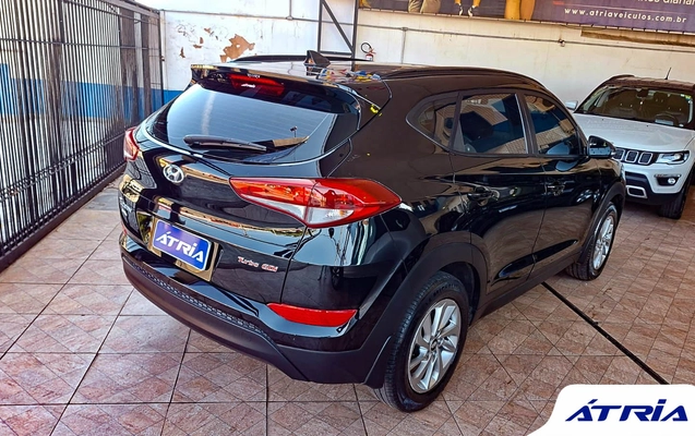 imagem-https://www.socarrao.com.br/sc-vehicle-images-prod/1679257/1788200014518-566c23db-ace6-452e-9491-af9ef3a0cc42.jpg