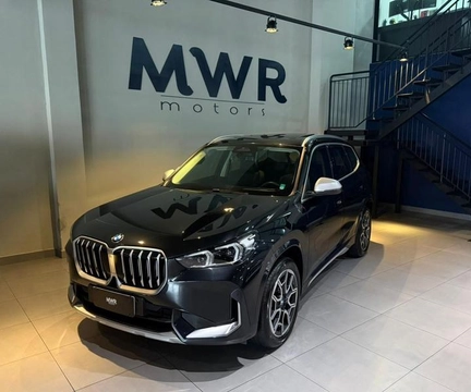BMW X1 2023 Preto — foto 1 de 3
