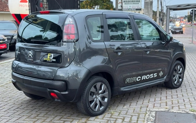 imagem-https://www.socarrao.com.br/sc-vehicle-images-prod/1680848/1779478337255-9_104834.jpg