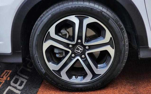 imagem-https://www.socarrao.com.br/sc-vehicle-images-prod/1680943/1784924302906-8111369_8_B_4a25671519.jpeg