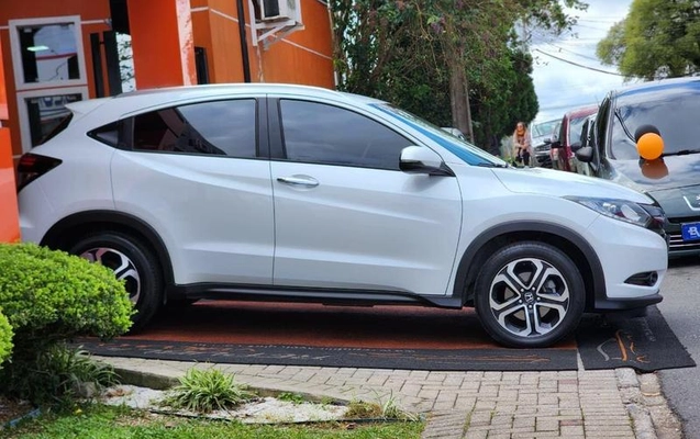 imagem-https://www.socarrao.com.br/sc-vehicle-images-prod/1680943/1784924302915-8111369_11_B_bed51fa1ba.jpeg