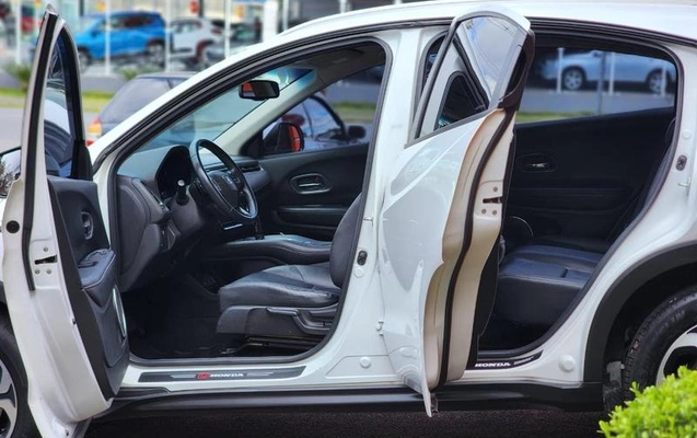 imagem-https://www.socarrao.com.br/sc-vehicle-images-prod/1680943/1784924302920-8111369_8_B_3dd3c7c169.jpeg