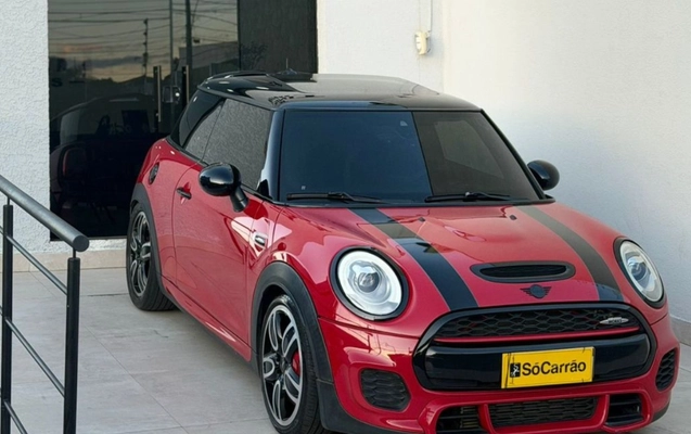 imagem-https://www.socarrao.com.br/sc-vehicle-images-prod/1681385/1779479181011-Qk1XIFgxIC0gMjAxNyAtIDIwMjYtMDUtMjJUMTYzODM3LjU3OS5qcGc.jpg