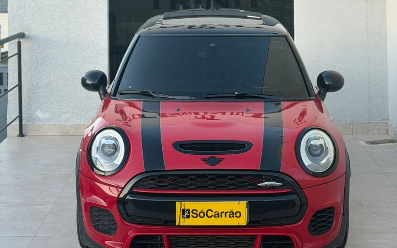 imagem-https://www.socarrao.com.br/sc-vehicle-images-prod/1681385/1779479181205-Qk1XIFgxIC0gMjAxNyAtIDIwMjYtMDUtMjJUMTYzOTE5LjI3Ni5qcGc.jpg