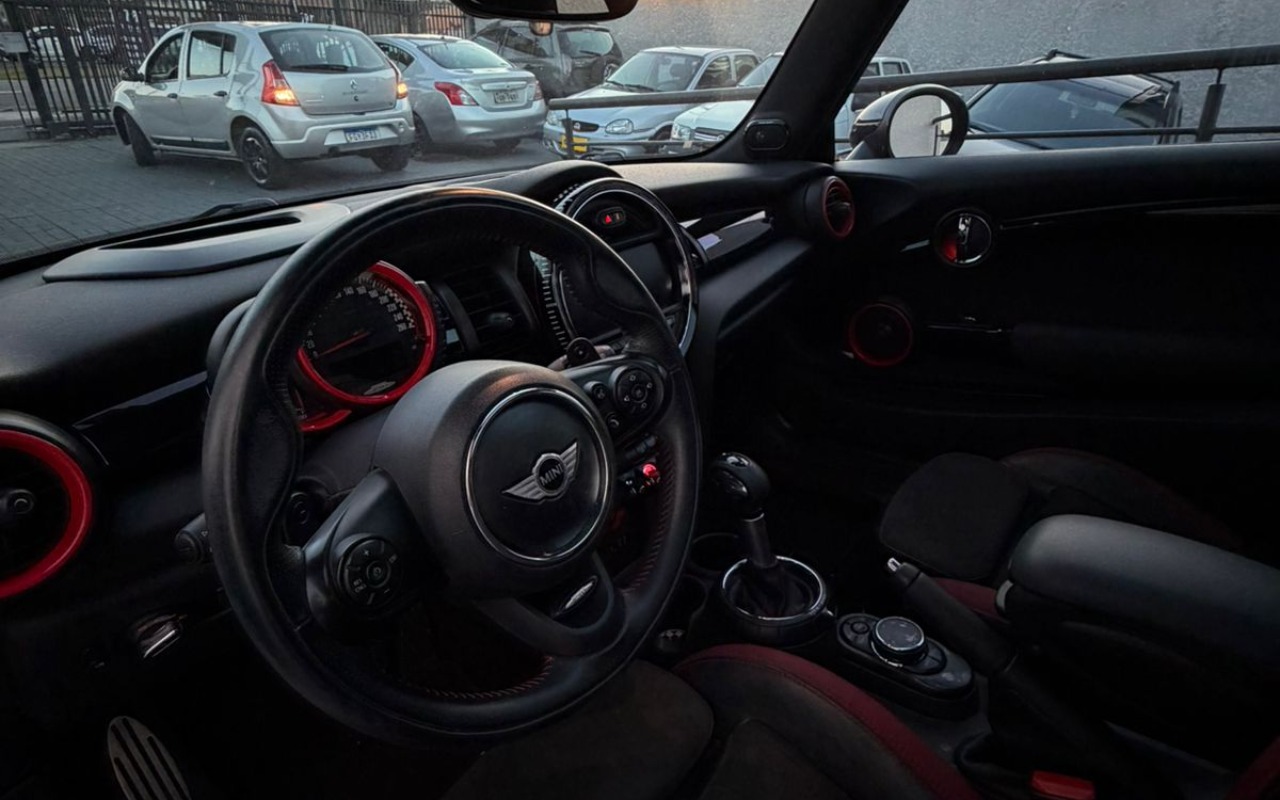 imagem-https://www.socarrao.com.br/sc-vehicle-images-prod/1681385/1779479181749-V2hhdHNBcHAgSW1hZ2UgMjAyNi0wNS0yMiBhdCAxNi4yOS4wMCAoMikuanBlZw.jpeg