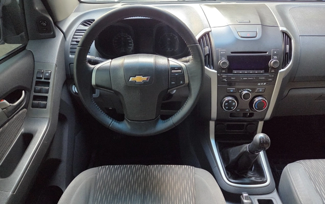 imagem-https://www.socarrao.com.br/sc-vehicle-images-prod/1681934/1779480194780-MTAwMDQ1ODcxMS5qcGc.jpg