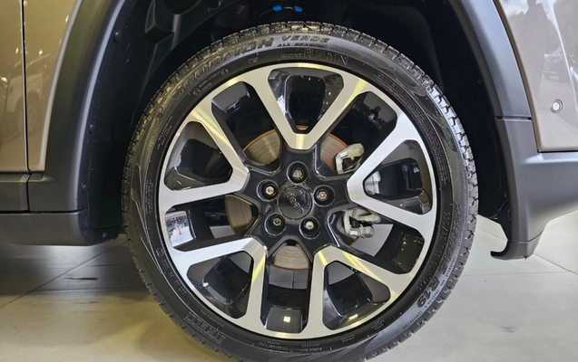 imagem-https://www.socarrao.com.br/sc-vehicle-images-prod/1683641/1789237818541-qGk4IaeHVG27jmTxUlLF6YmwhkFfFuYg.jpg