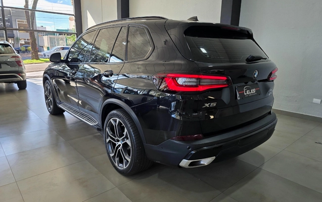 imagem-https://www.socarrao.com.br/sc-vehicle-images-prod/1685250/1779485703197-MjAyNjA1MjBfMTQyOTEzLmpwZw.jpg