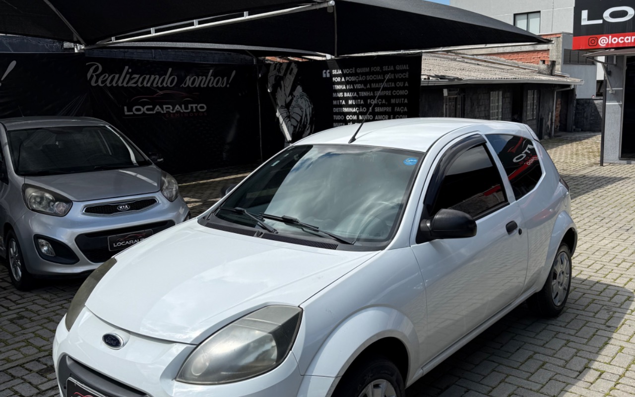 Ford Ka 1.0 8V/1.0 8V ST Flex 3p na cor Branco em Curitiba / PR - 1691641