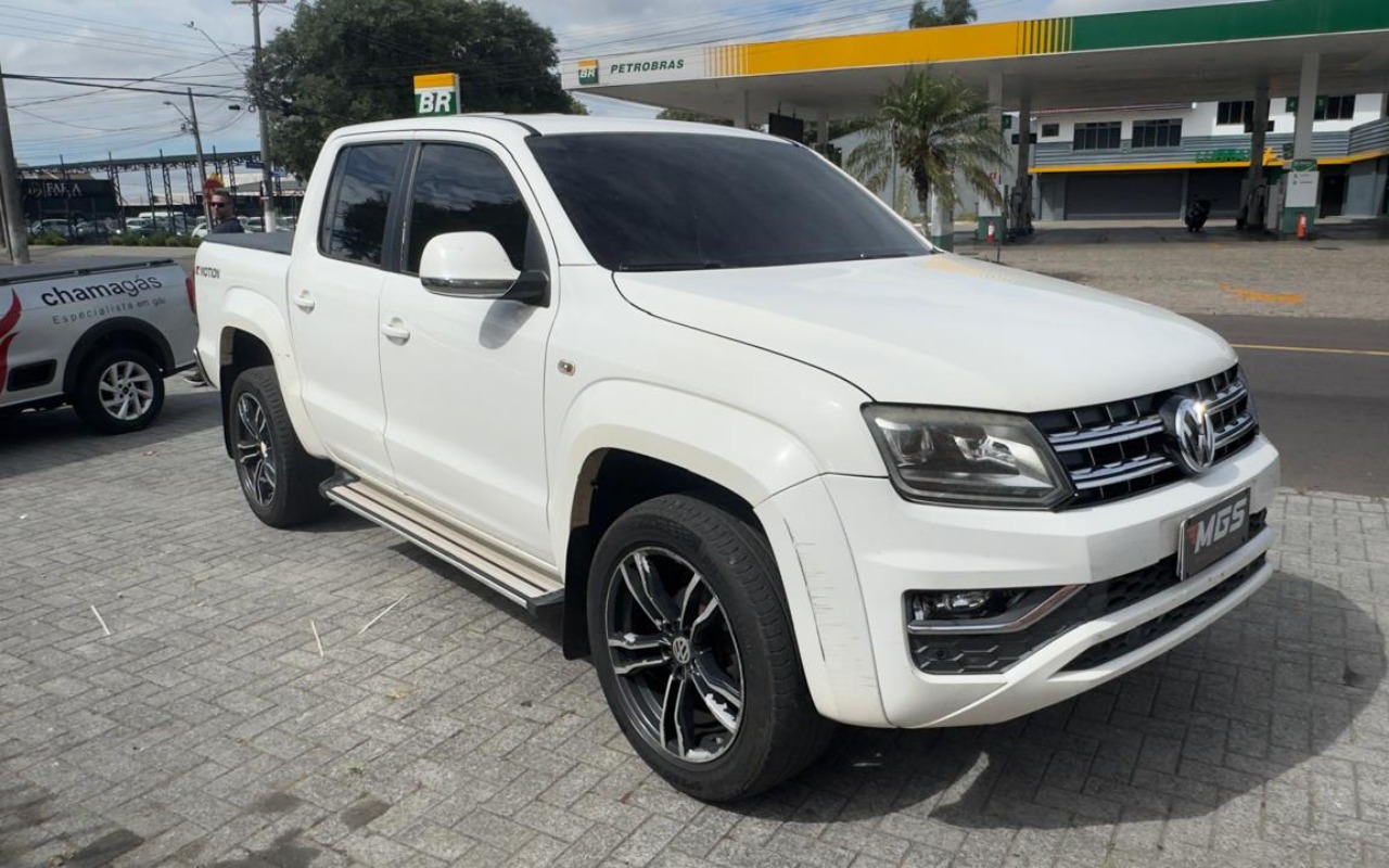Volkswagen Amarok High.CD 2.0 16V TDI 4x4 Dies. Aut na cor Branco em Curitiba / PR - 1703448