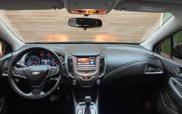 imagem-https://www.socarrao.com.br/sc-vehicle-images-prod/1703547/1783617973526-sqzMfWtUDFGDewcBcYgSkBlOwlRa75r1.jpg