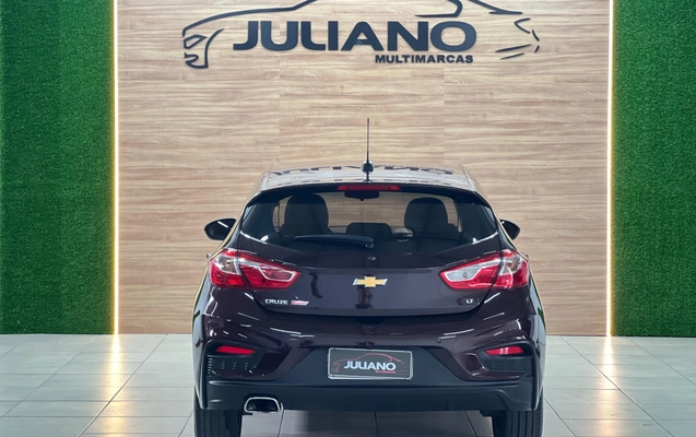 imagem-https://www.socarrao.com.br/sc-vehicle-images-prod/1703547/1783617973534-7z3llGJigYm0VLlKydCSWk7UOIih46yZ.jpg