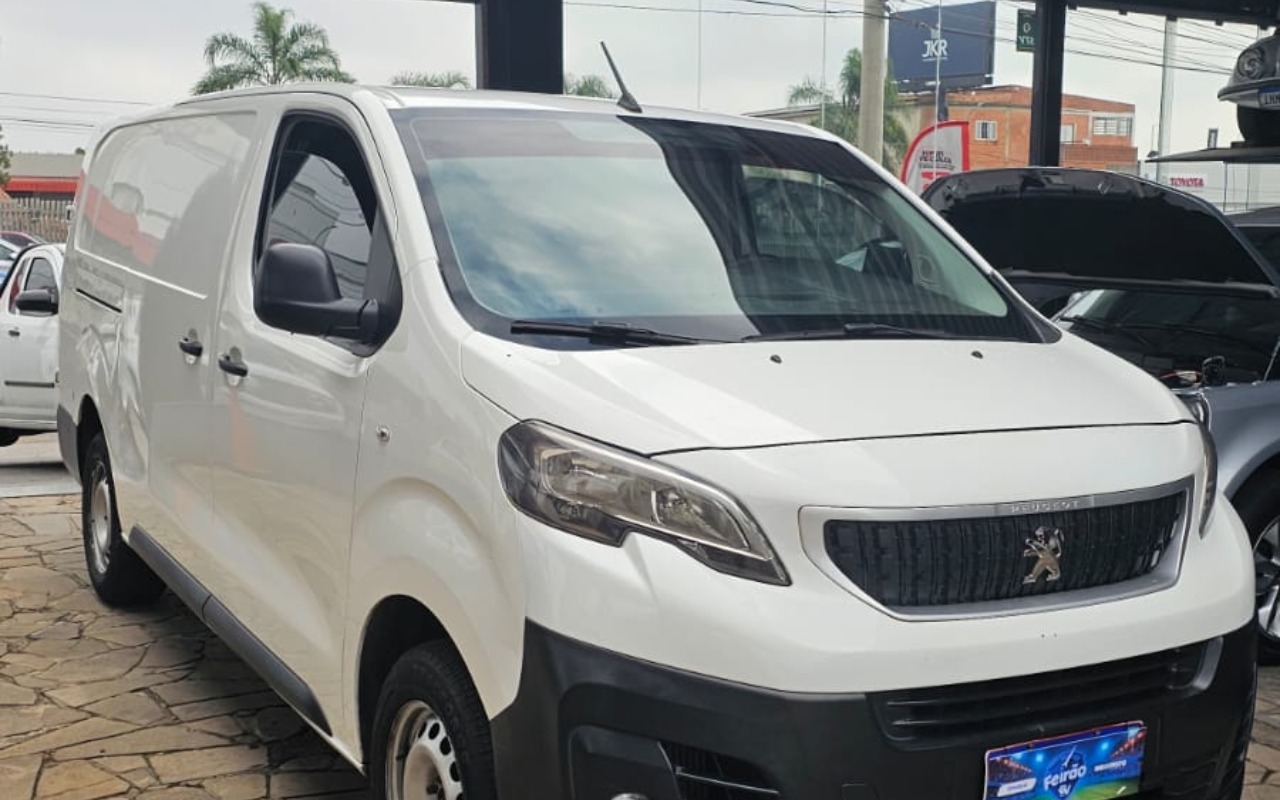 imagem-https://www.socarrao.com.br/sc-vehicle-images-prod/1703580/1779542714356-YzM3ZTM3YzYtZDdhOC00NzU0LTk2MTMtMTE3MWJkZjQzZTU2LmpwZw.jpg
