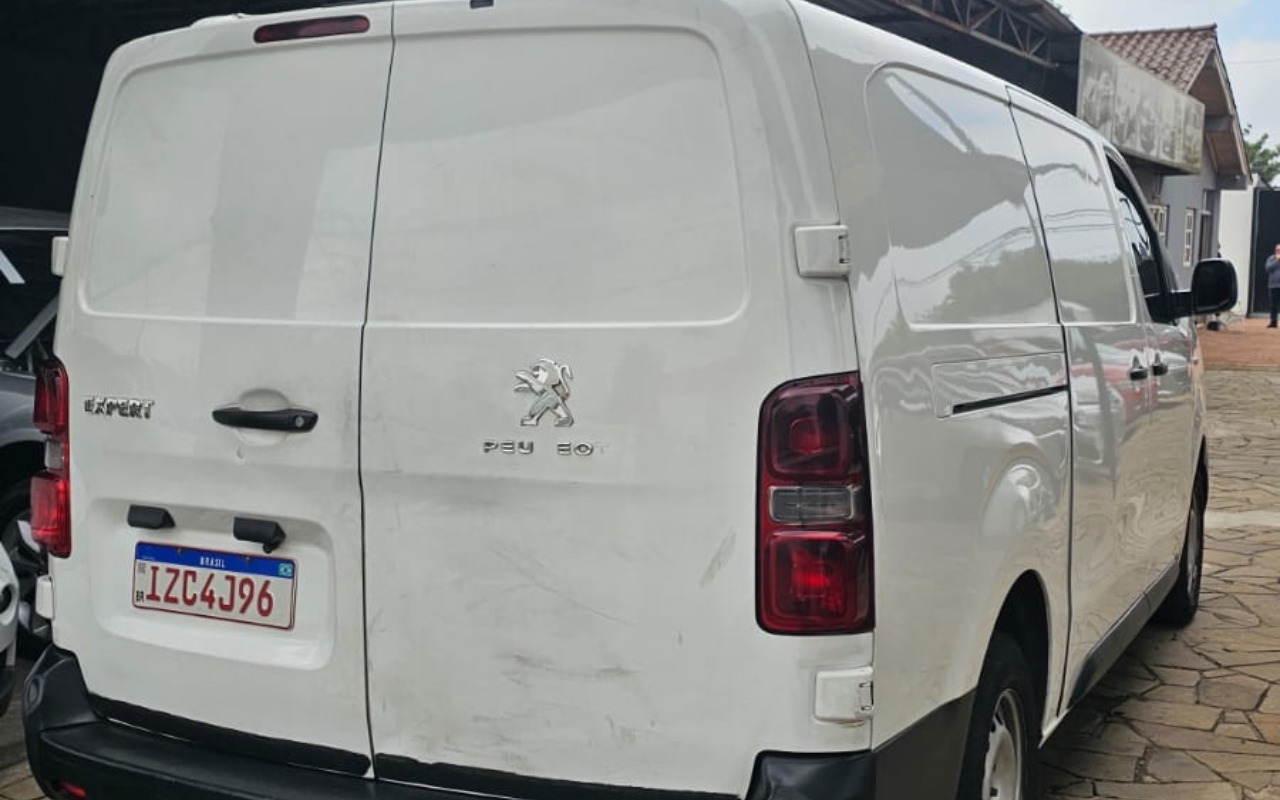 imagem-https://www.socarrao.com.br/sc-vehicle-images-prod/1703580/1779542714403-ODRlNGU3NGUtYjk0Yy00MjA0LTkwMzItMmM3NTljYTBiNzIzLmpwZw.jpg