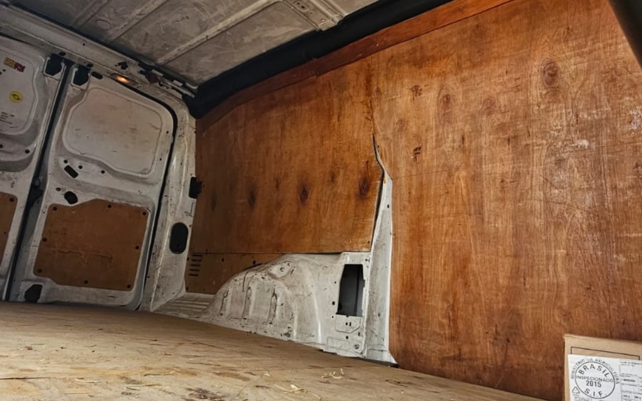imagem-https://www.socarrao.com.br/sc-vehicle-images-prod/1703580/1779542714773-YmJkZDQwMjktZGM0YS00OTc1LWE5NWUtYmNjNGRiYTNmZWFkLmpwZw.jpg