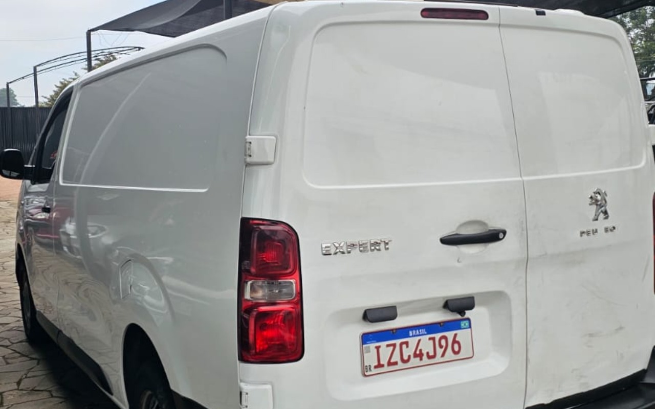 imagem-https://www.socarrao.com.br/sc-vehicle-images-prod/1703580/1779542714988-ZjdlYWZkODQtNzIzZS00YmQ3LThkMGQtNmI0MWY5N2JjZTRmLmpwZw.jpg