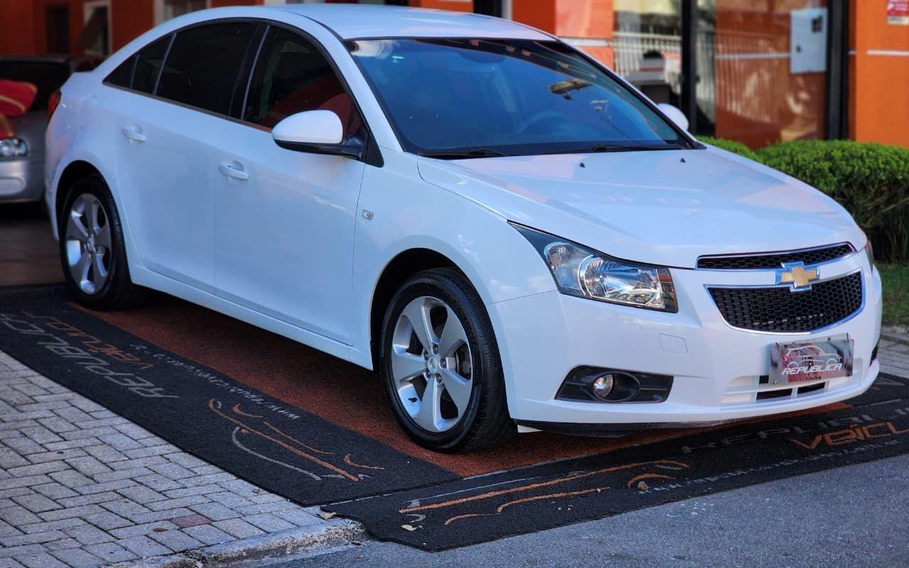 Chevrolet Cruze LT 1.8 16V FlexPower 4p Mec. na cor Branco em Curitiba / PR - 1703841
