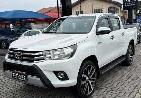 Toyota Hilux 2017 Branco — foto 1 de 3