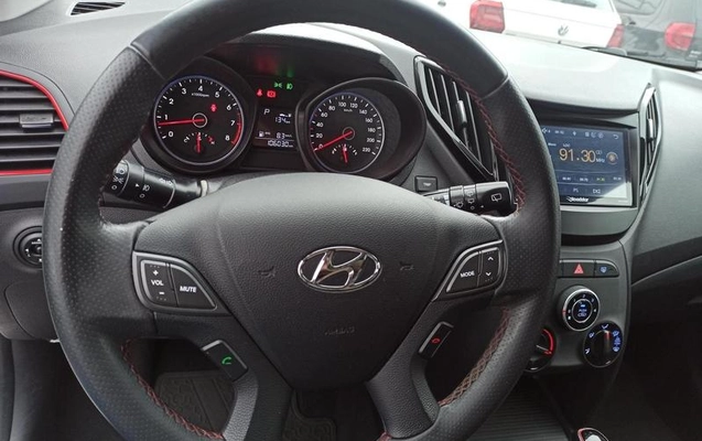 imagem-https://www.socarrao.com.br/sc-vehicle-images-prod/1704812/1790352525539-8117906_13_B_035624db47.jpeg