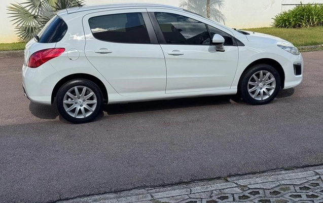 imagem-https://www.socarrao.com.br/sc-vehicle-images-prod/1705351/1788962880513-8118159_11_B_b1dd404904.jpeg