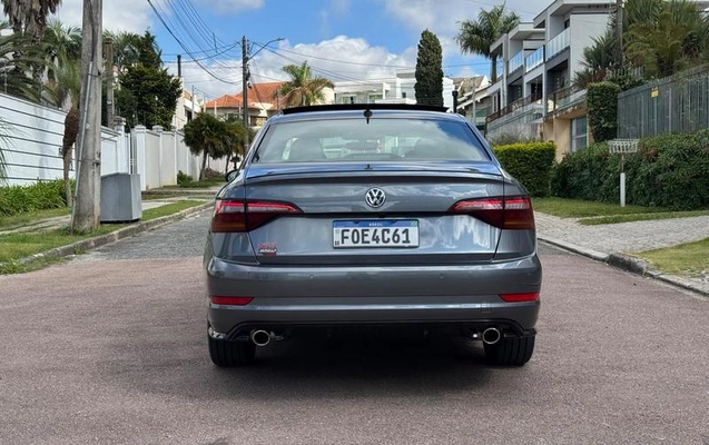 imagem-https://www.socarrao.com.br/sc-vehicle-images-prod/1705375/1788962887899-8118164_17_B_a760aa882a.jpeg