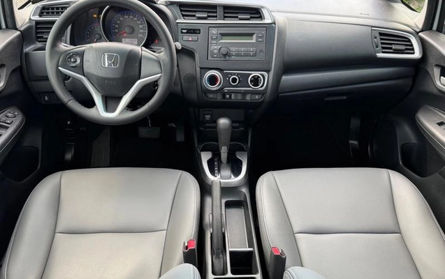 imagem-https://www.socarrao.com.br/sc-vehicle-images-prod/1705387/1788960057287-8118167_12_B_bc4396ca90.jpeg