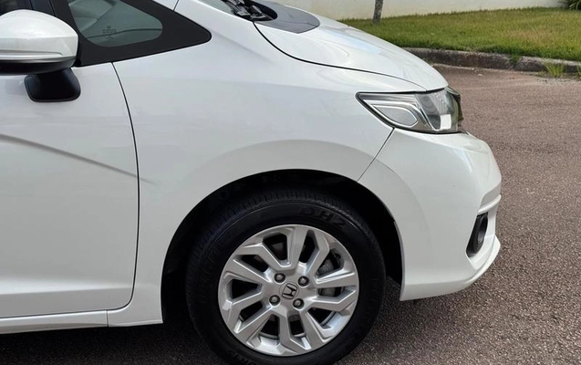 imagem-https://www.socarrao.com.br/sc-vehicle-images-prod/1705387/1788960057308-8118167_13_B_60231a8d68.jpeg