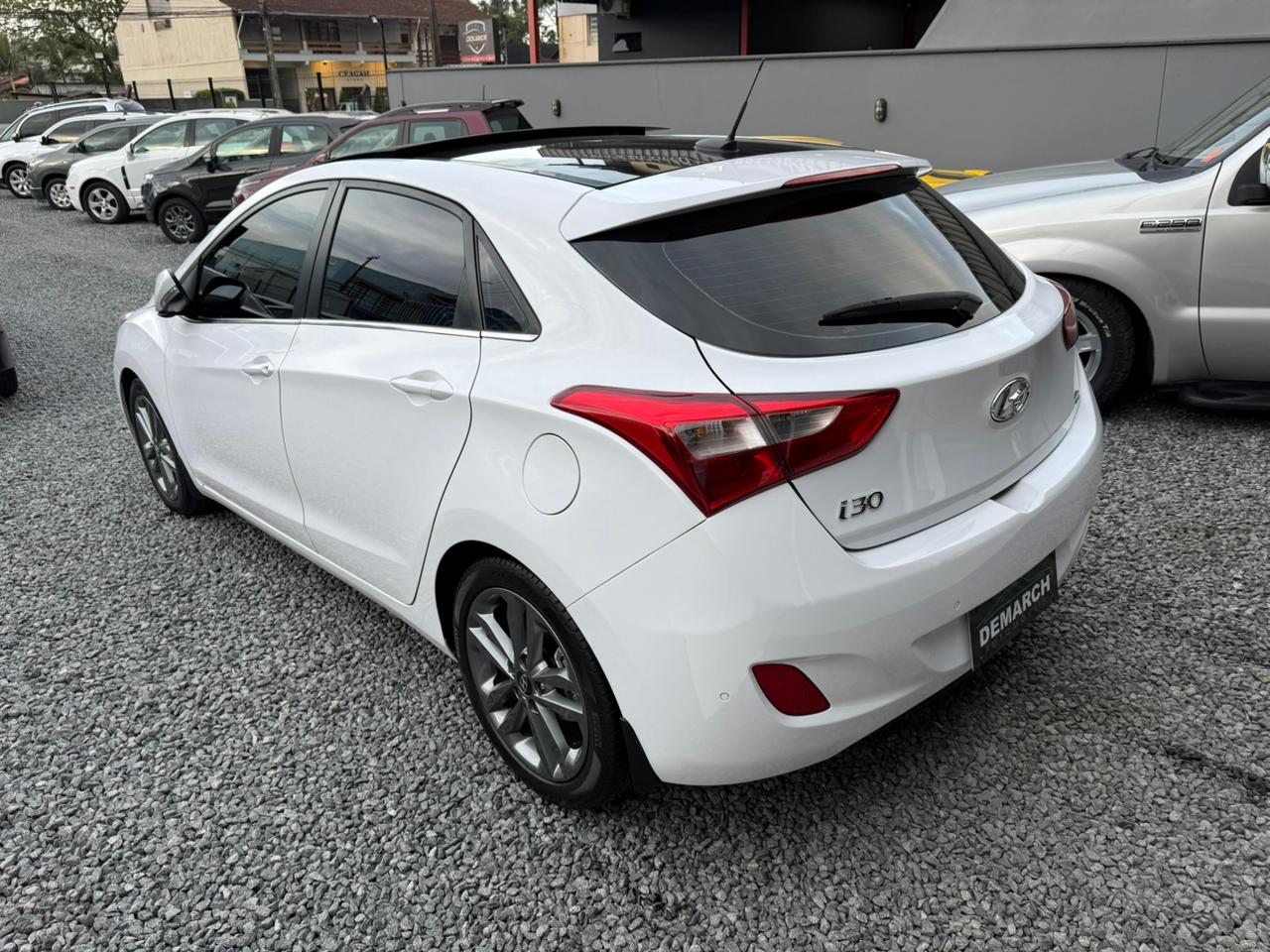 imagem-https://www.socarrao.com.br/sc-vehicle-images-prod/17126/1769988059025-7111869OR_1764863325_99_810.jpg