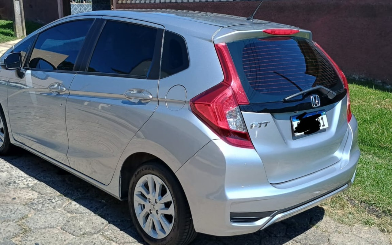 Honda Fit 2021 Prata — foto 1 de 3