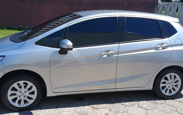 imagem-https://www.socarrao.com.br/sc-vehicle-images-prod/1714021/1779736279795-V2hhdHNBcHAgSW1hZ2UgMjAyNi0wNS0yNSBhdCAxNi4wOS4yMC5qcGVn.jpeg