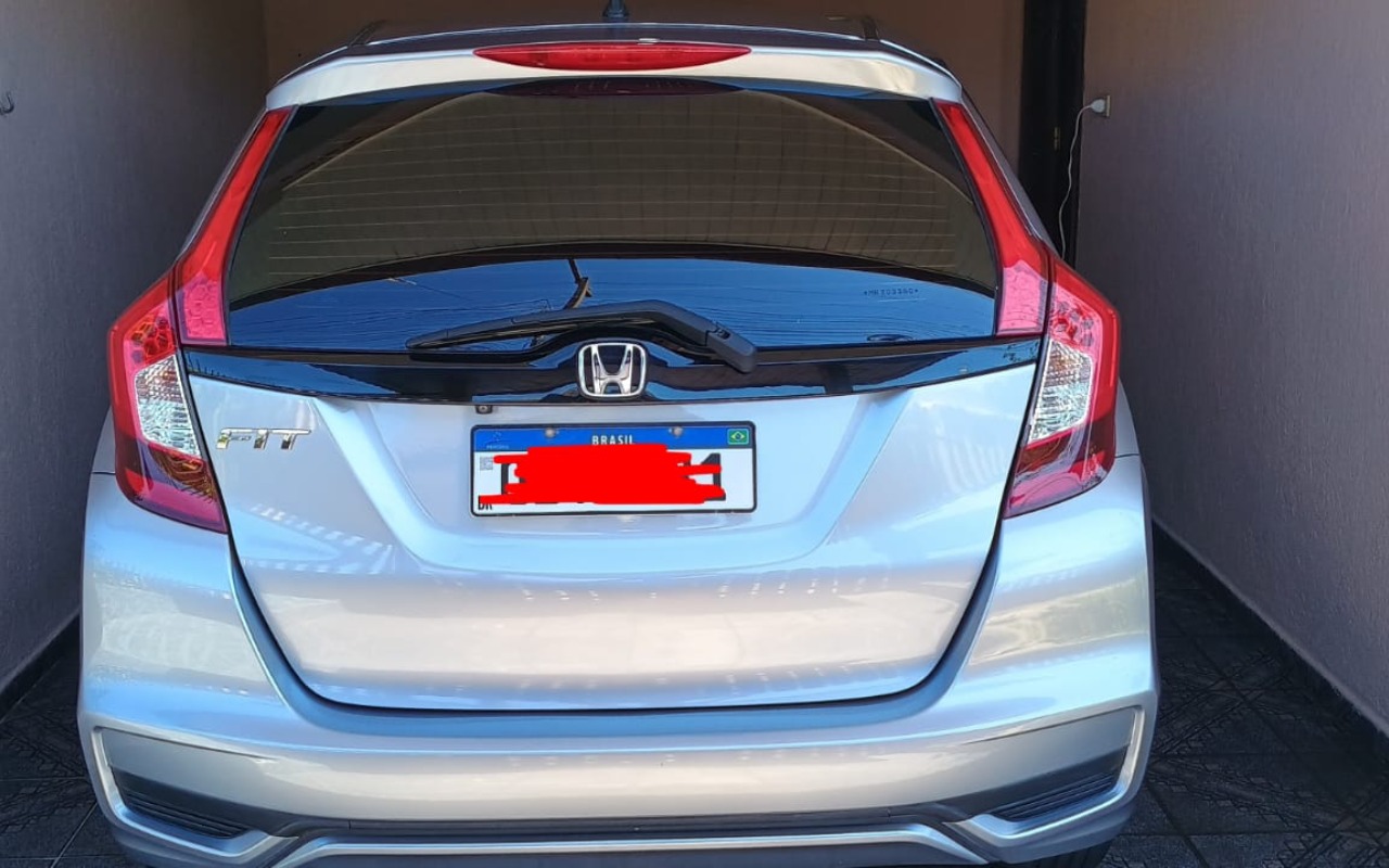 imagem-https://www.socarrao.com.br/sc-vehicle-images-prod/1714021/1779736280071-V2hhdHNBcHAgSW1hZ2UgMjAyNi0wNS0yNSBhdCAxNi4wOS4yMCAoMykuanBlZw.jpeg