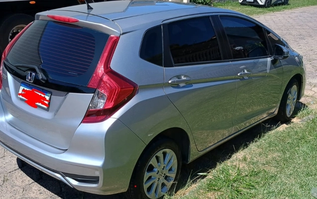 imagem-https://www.socarrao.com.br/sc-vehicle-images-prod/1714021/1779736280627-V2hhdHNBcHAgSW1hZ2UgMjAyNi0wNS0yNSBhdCAxNi4wOS4xOSAoMikuanBlZw.jpeg