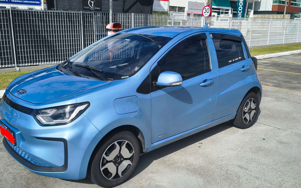 imagem-https://www.socarrao.com.br/sc-vehicle-images-prod/1714129/1790625600185-SU1HXzIwMjYwNTI0XzEwMjIzNDAxNl9IRFJ-Mi5qcGc.jpg