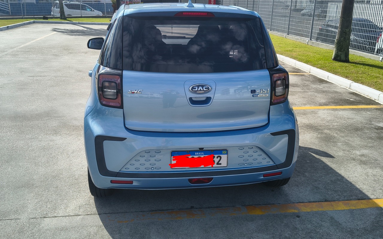 imagem-https://www.socarrao.com.br/sc-vehicle-images-prod/1714129/1790625600554-SU1HXzIwMjYwNTI0XzEwMjI0NjEyMF9IRFJ-Mi5qcGc.jpg