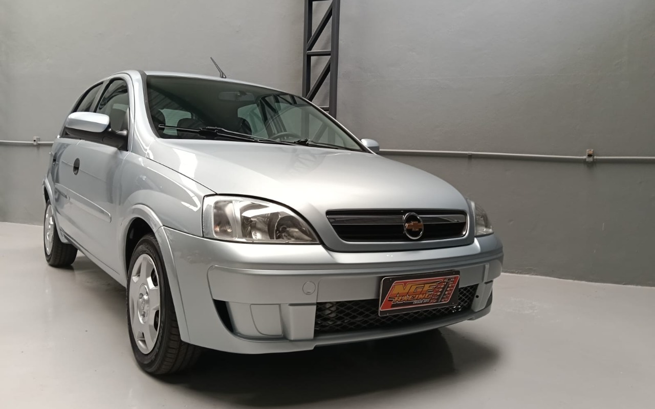 Chevrolet Corsa Hat. Maxx 1.4 8V ECONOFLEX 5p na cor Prata no Porto Alegre / RS - 1714187