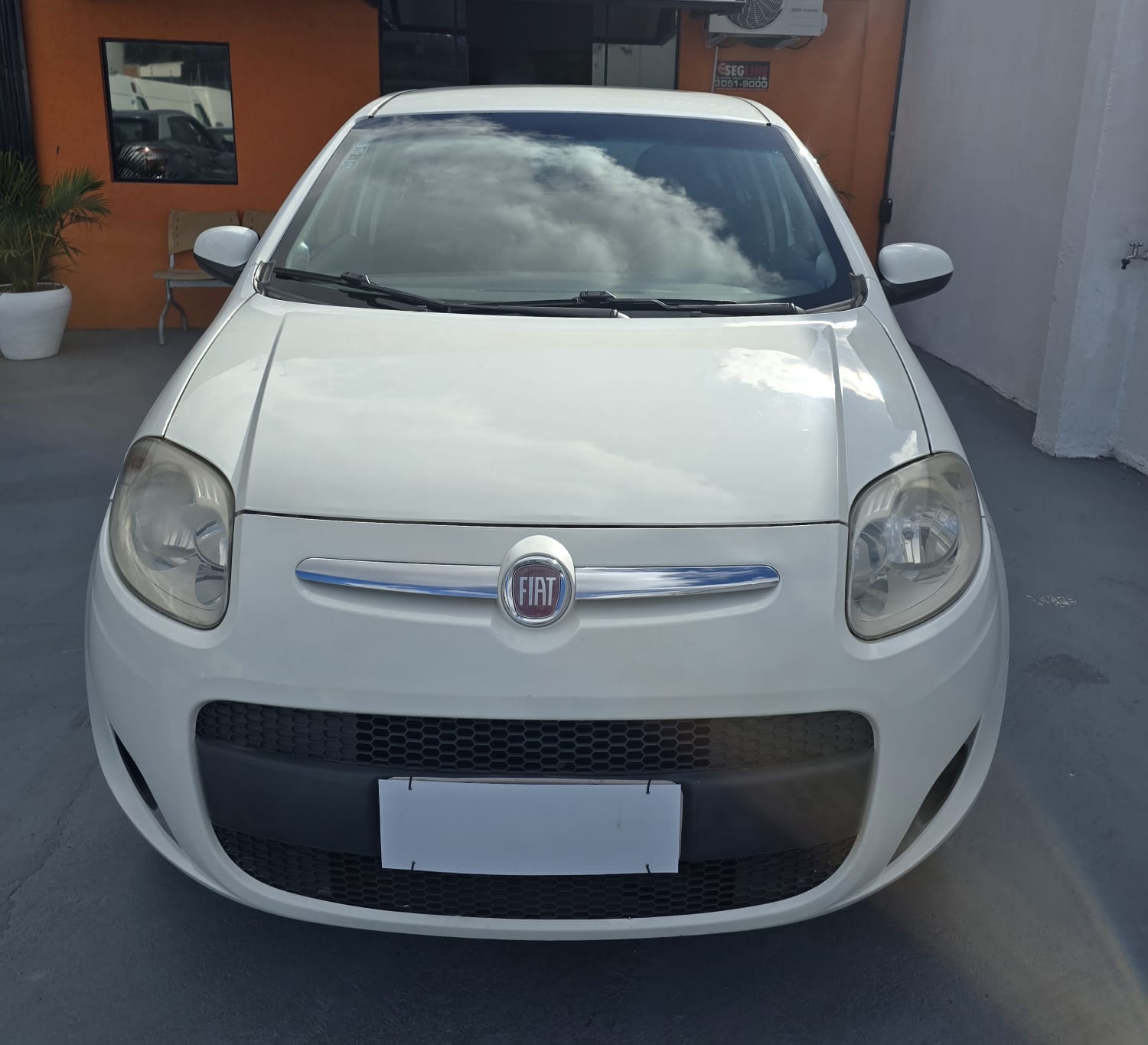 Fiat Palio ATTRACTIVE 1.0 EVO Fire Flex 8v 5p na cor Branco em Curitiba / PR - 1720