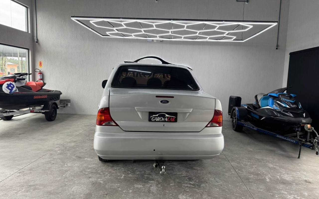 imagem-https://www.socarrao.com.br/sc-vehicle-images-prod/1721933/1779712606436-NzA1NDExMzg5XzE4NDM5NjY0MjMwMTQzMDE1XzgyOTM1MzAzNjA5MzA2MzU5NDlfbi5qcGc.jpg