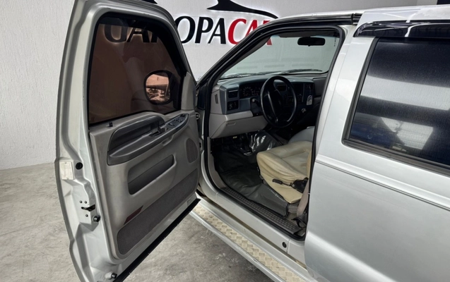 imagem-https://www.socarrao.com.br/sc-vehicle-images-prod/1721933/1779712606659-NzA3NjAxMTg1XzE4NDM5NjY0MzE3MTQzMDE1XzQwMTYwMDI3NjU4Njc2NzA1N19uLmpwZw.jpg