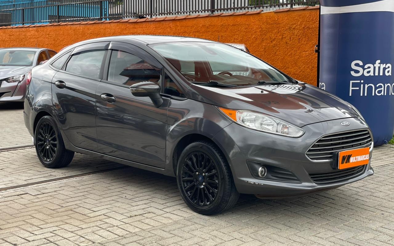 Ford Fiesta 2017 Cinza — foto 1 de 3
