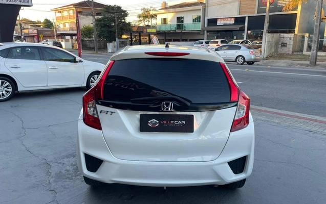imagem-https://www.socarrao.com.br/sc-vehicle-images-prod/1723542/1779716844294-23d6092af6f144f089a7a67f4e6d004a_1779716776078.jpeg
