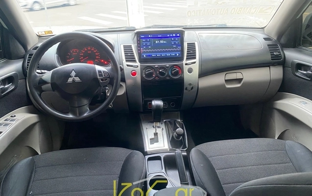 imagem-https://www.socarrao.com.br/sc-vehicle-images-prod/1723937/1782324019957-7xzFr11MYjArdJb0Nyh5Xob7VglVR3DY.jpg