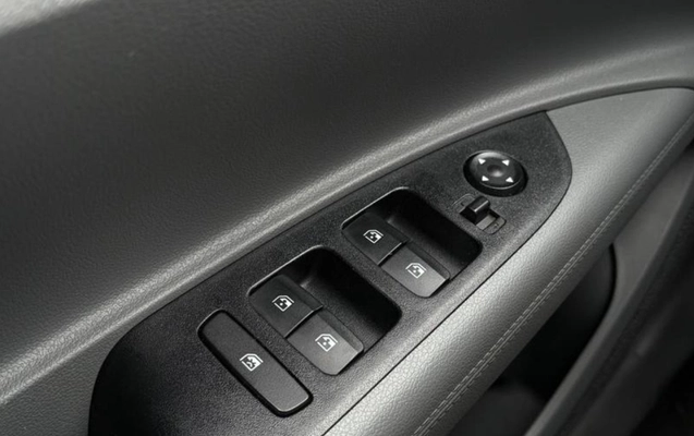 imagem-https://www.socarrao.com.br/sc-vehicle-images-prod/1724908/1779718975112-ODExNjEwMF8xNV9CX2U1NDE1NTEzZDYuanBlZw.jpeg