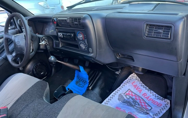 imagem-https://www.socarrao.com.br/sc-vehicle-images-prod/1725063/1779719459526-YmRiZTY4OWItNzAwNC00NGYxLTk1OTEtNWNjZjdhODc2NmVmLmpwZw.jpg