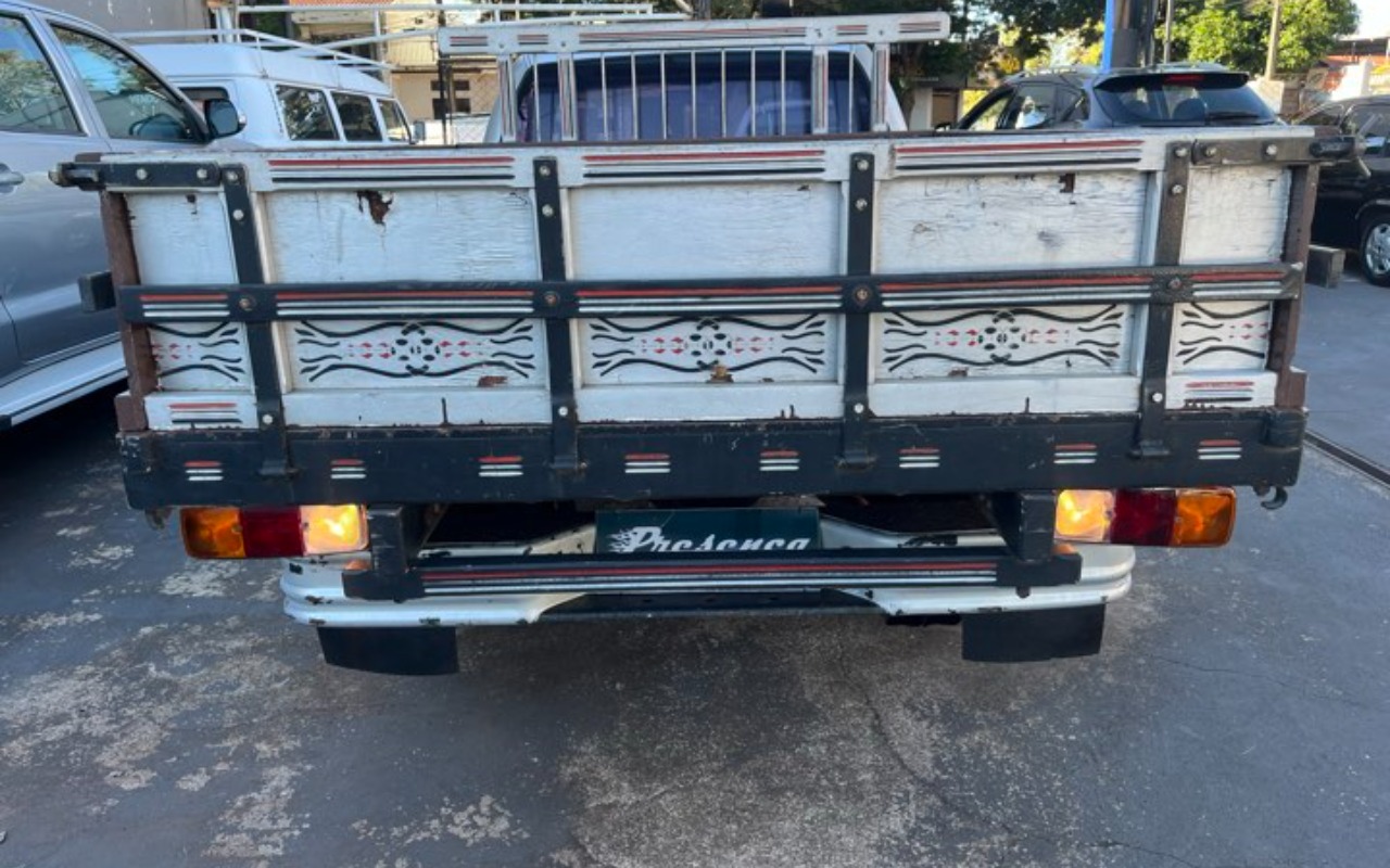 imagem-https://www.socarrao.com.br/sc-vehicle-images-prod/1725063/1779719459649-YzMwNDFmMmQtMzMwYi00MTQwLWJhOTAtOTE4NTgyYzQzNjgxLmpwZw.jpg