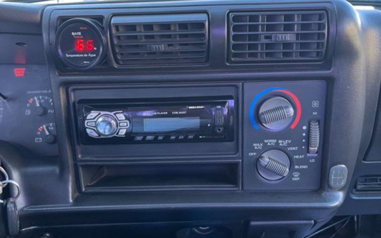 imagem-https://www.socarrao.com.br/sc-vehicle-images-prod/1725063/1779719459854-MzBiYWRhOTgtNGVlYy00NmY0LWI2OTQtNTljMThiOGMwYjM2LmpwZw.jpg