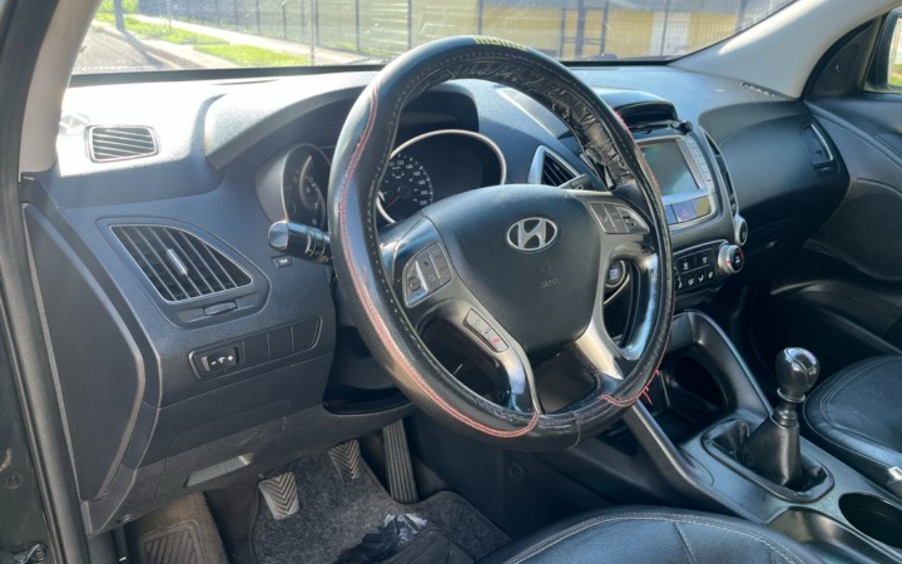 imagem-https://www.socarrao.com.br/sc-vehicle-images-prod/1725106/1779719619121-ZWZiN2FjOTYtMDNmZS00NzYwLWJhYTgtMDI4NjIxZDkwNWU3LmpwZw.jpg
