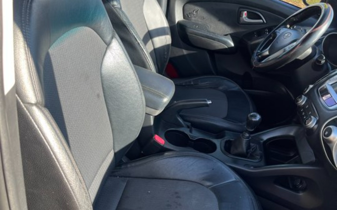 imagem-https://www.socarrao.com.br/sc-vehicle-images-prod/1725106/1779719619378-Y2U2NmYwNjMtMmNmMC00ZDcxLThmNzYtZDdjZDlkYjk5MGZlLmpwZw.jpg