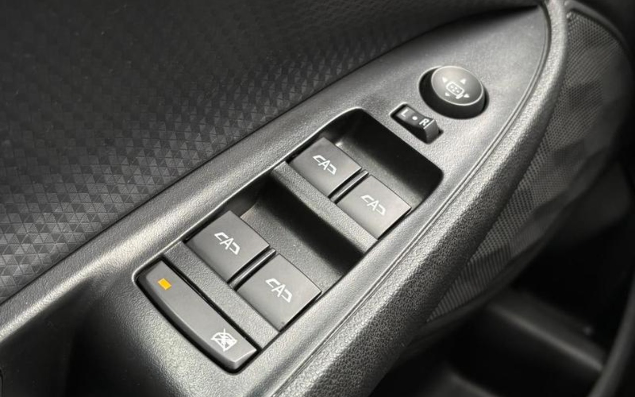 imagem-https://www.socarrao.com.br/sc-vehicle-images-prod/1725397/1779719828338-ODExNDEzNF8xMF9CXzZlMzhjNjMyNjcuanBlZw.jpeg