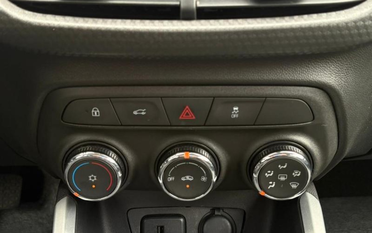imagem-https://www.socarrao.com.br/sc-vehicle-images-prod/1725397/1779719828465-ODExNDEzNF8wX0JfYTg3NWY2YWQzMC5qcGVn.jpeg